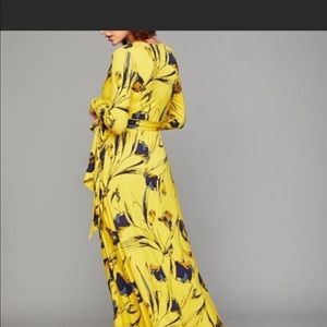 Yellow and blue maternity dress! Gorgeous!